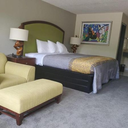 Palmetto Inn & Suites By Oyo Orangeburg Exteriör bild
