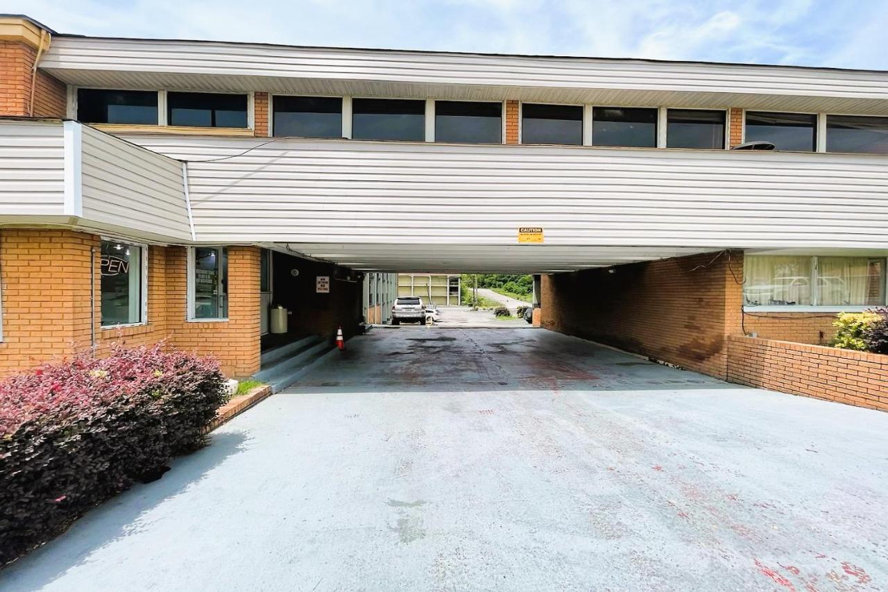Palmetto Inn & Suites By Oyo Orangeburg Exteriör bild