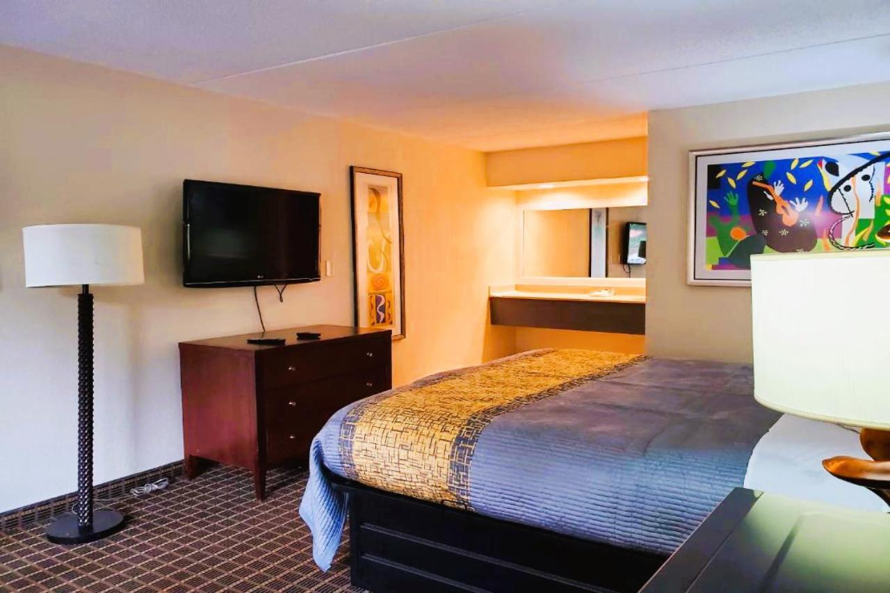 Palmetto Inn & Suites By Oyo Orangeburg Exteriör bild