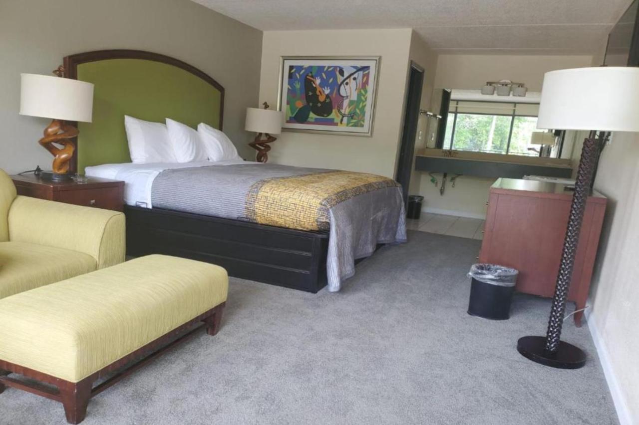 Palmetto Inn & Suites By Oyo Orangeburg Exteriör bild