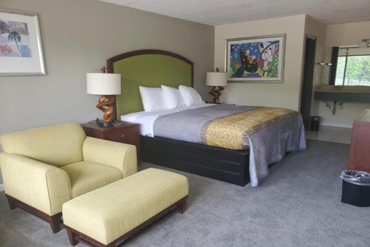 Palmetto Inn & Suites By Oyo Orangeburg Exteriör bild